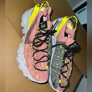 Nike Space Hippies ‘light artic pink’